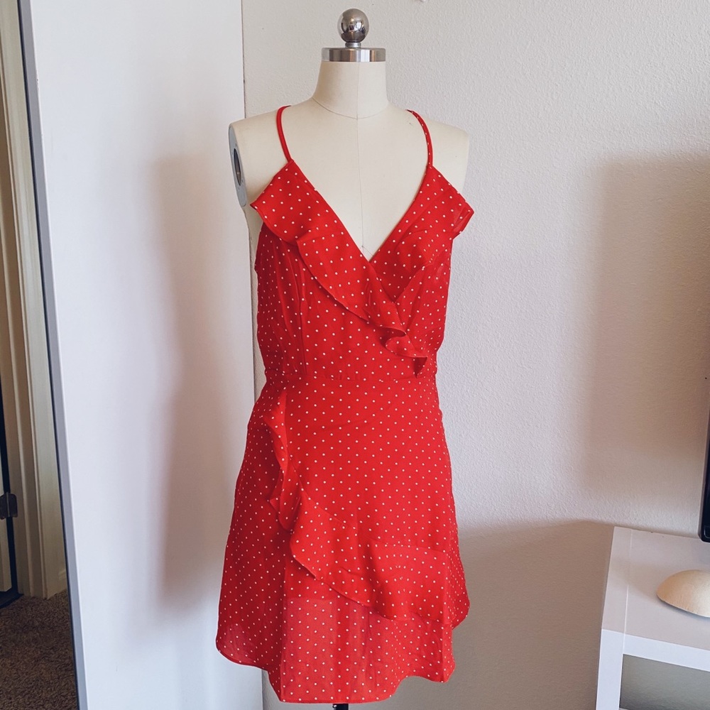 Red‎ dress